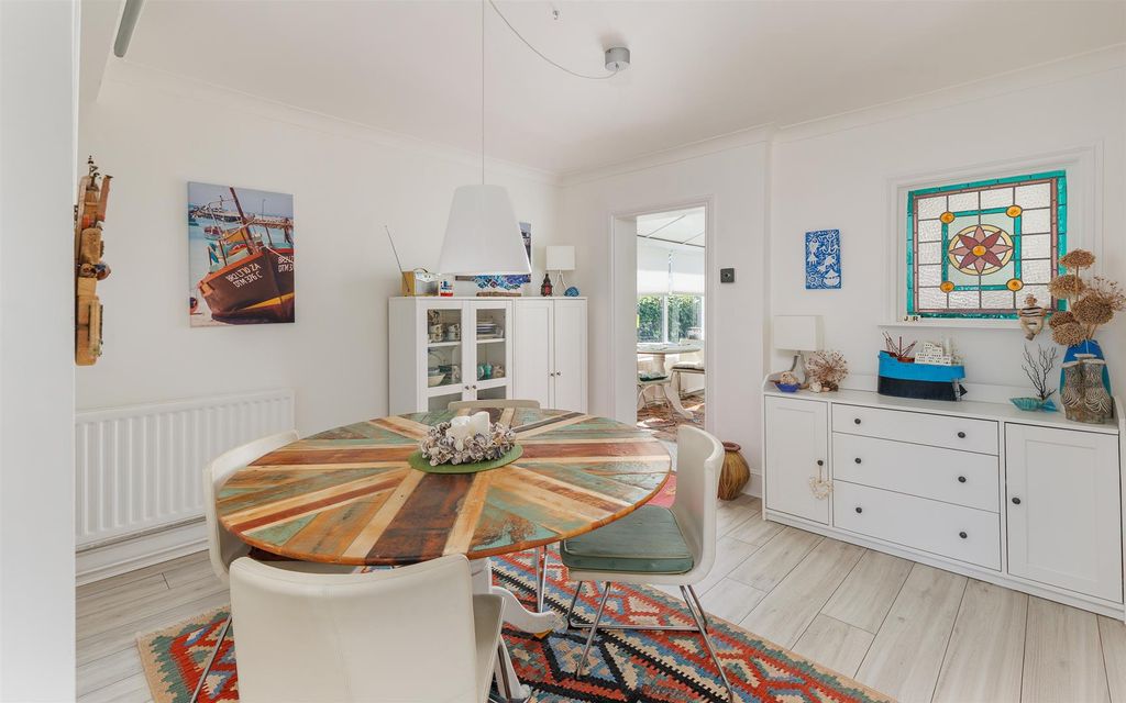 Property photo 3 of 21 Dining Room