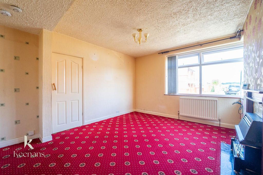 Property photo 2 of 17 ,-39.Jpg