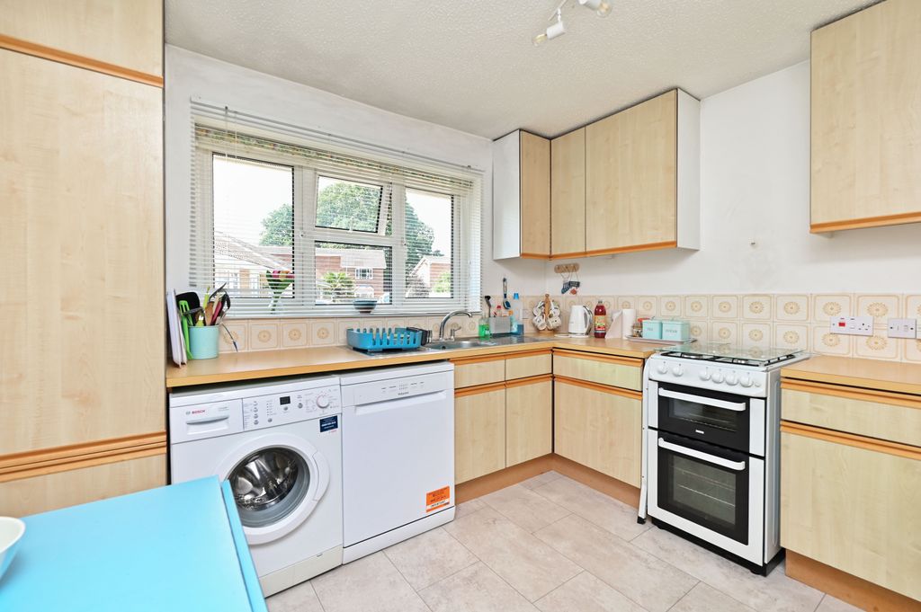 Property photo 3 of 9 21 Inverness Way (1)