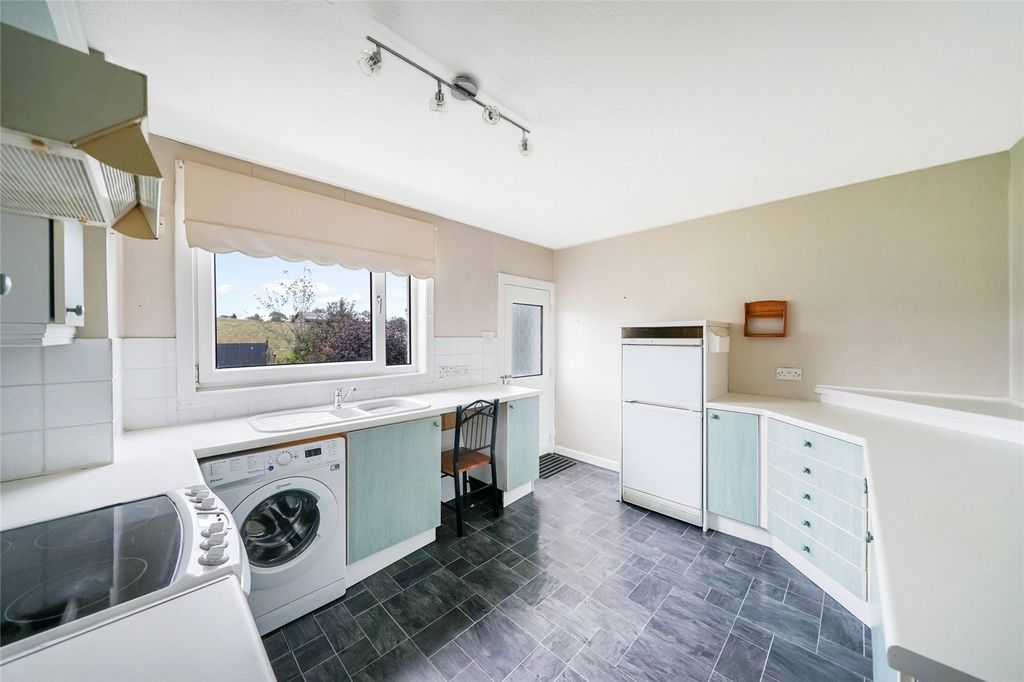 Property photo 3 of 20 Kitchen