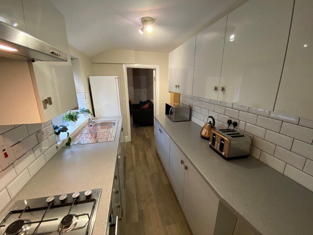 Property photo 3 of 31 (Main)