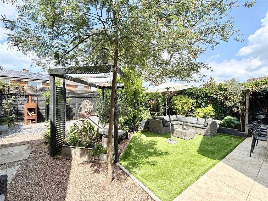 Property photo 2 of 29