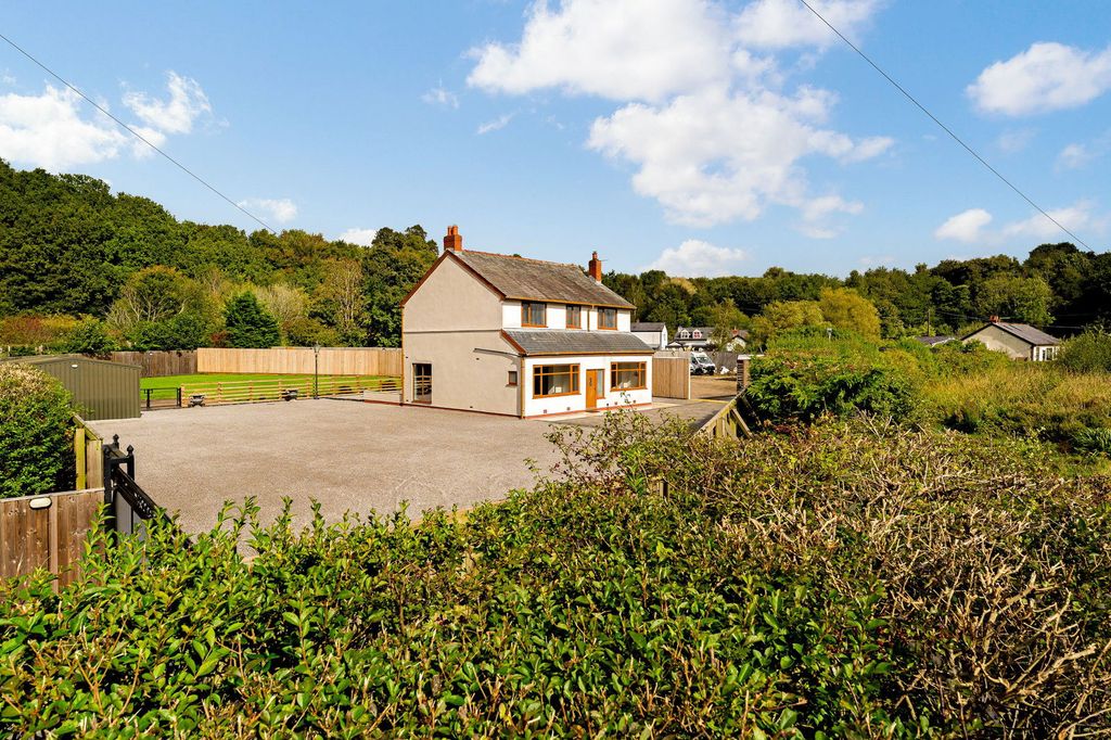 Property photo 1 of 43