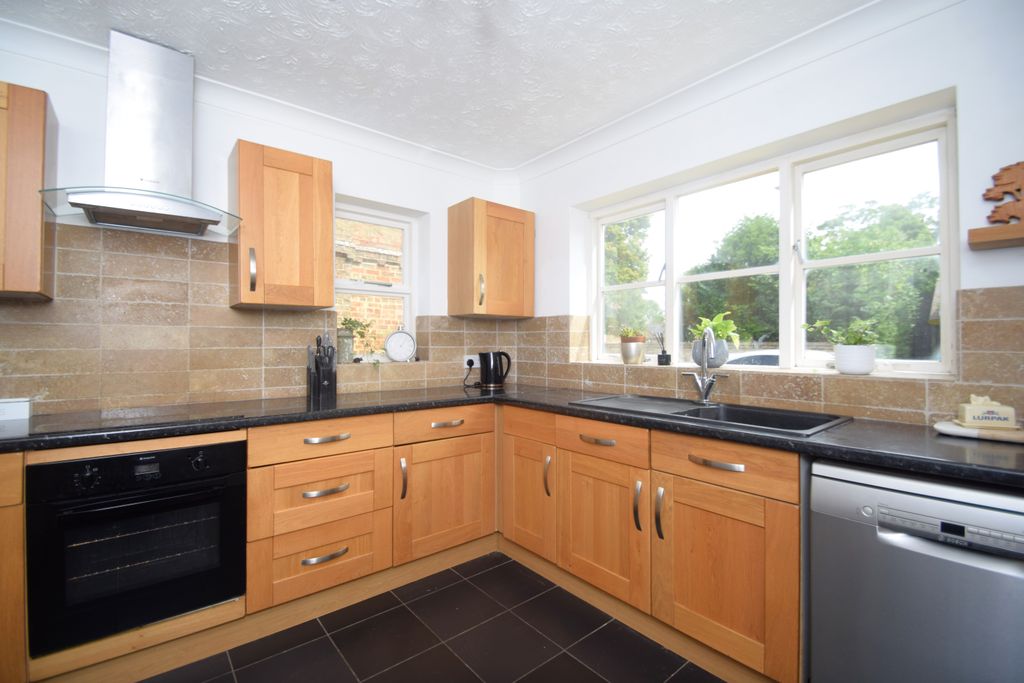 Property photo 3 of 21