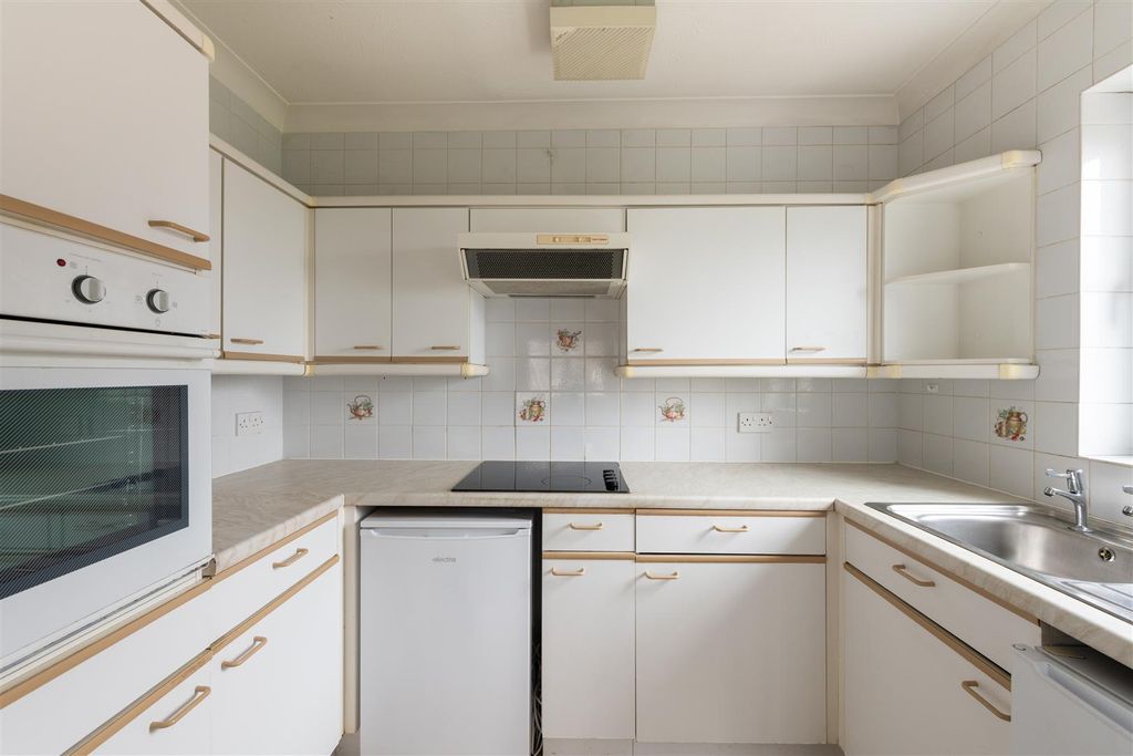 Property photo 2 of 10 Woodmere 8.Jpg