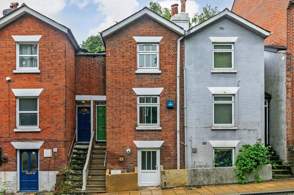 Property photo 1 of 8