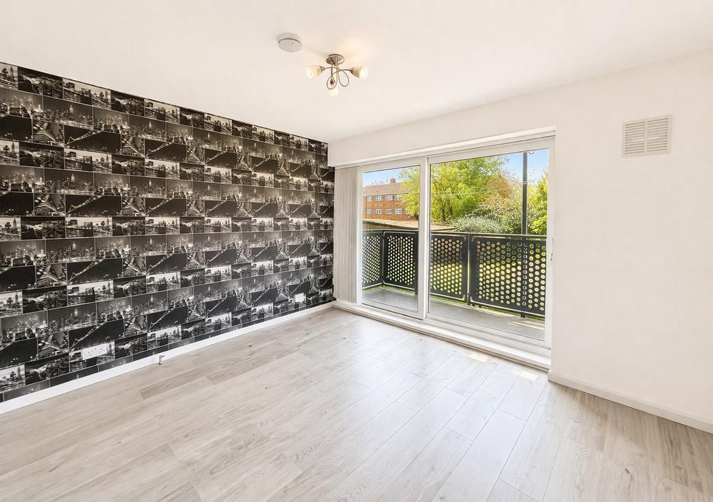 Property photo 3 of 12 9.Png