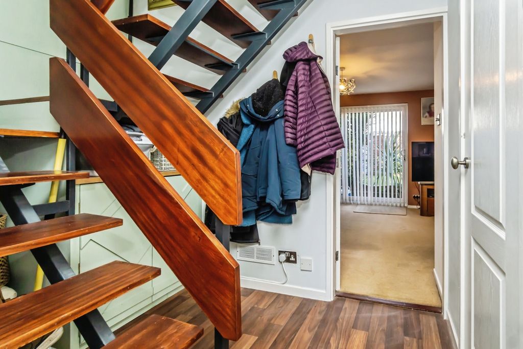 Property photo 2 of 18 Pbox-Img.Jpg