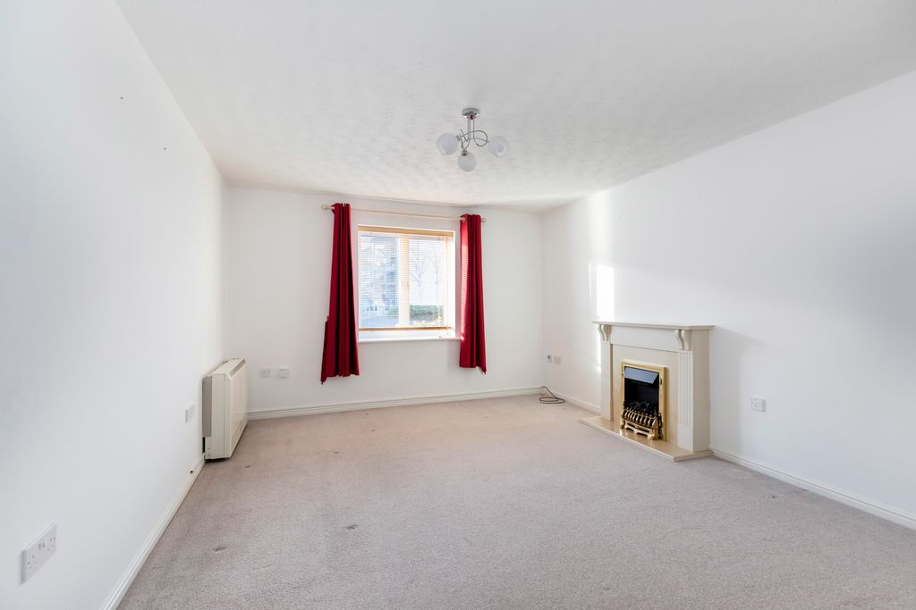 Property photo 3 of 6