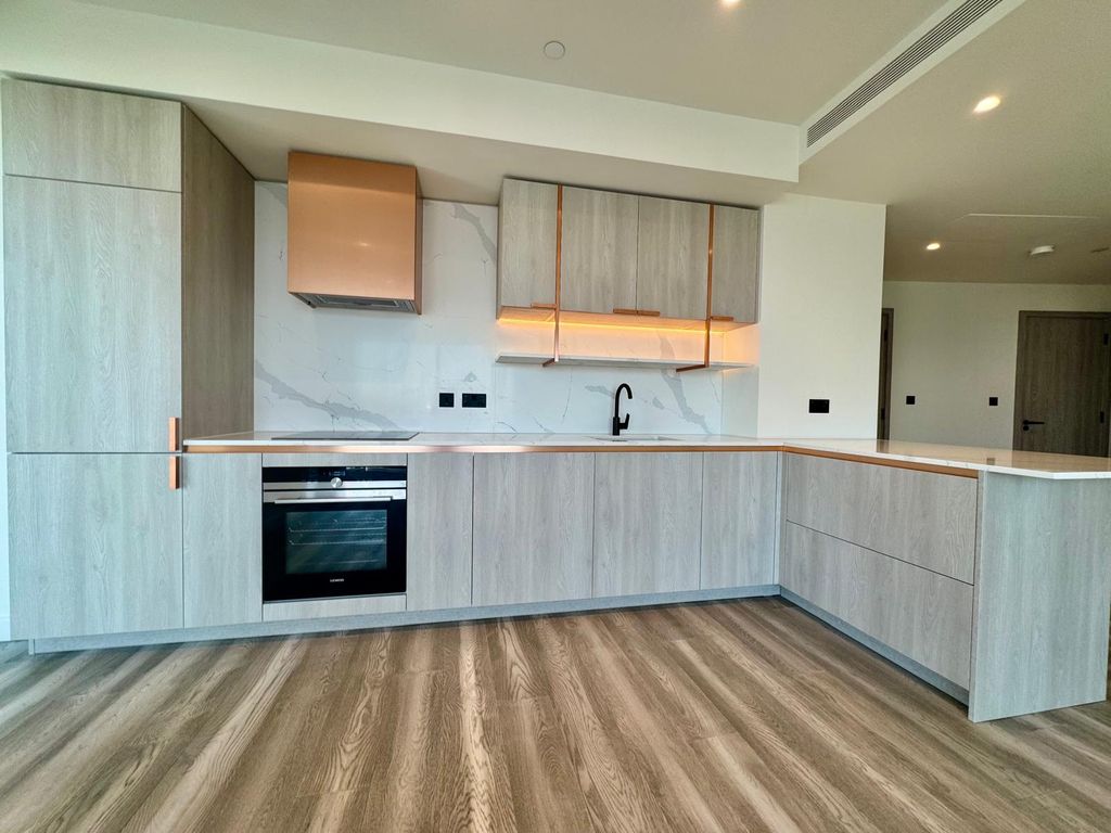 Property photo 3 of 13 Gallery