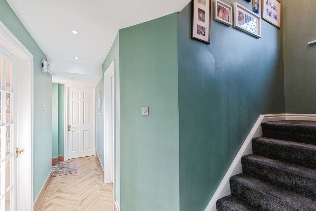 Property photo 2 of 25 Pbox-Img.Jpg