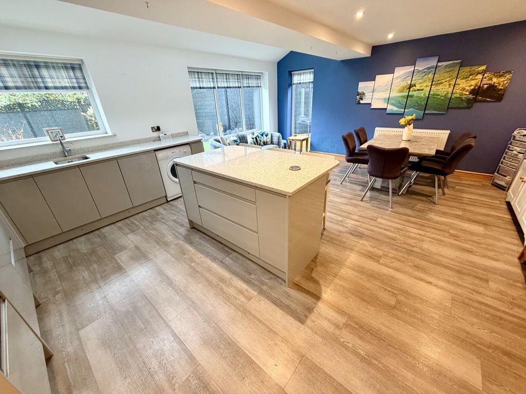 Property photo 3 of 29