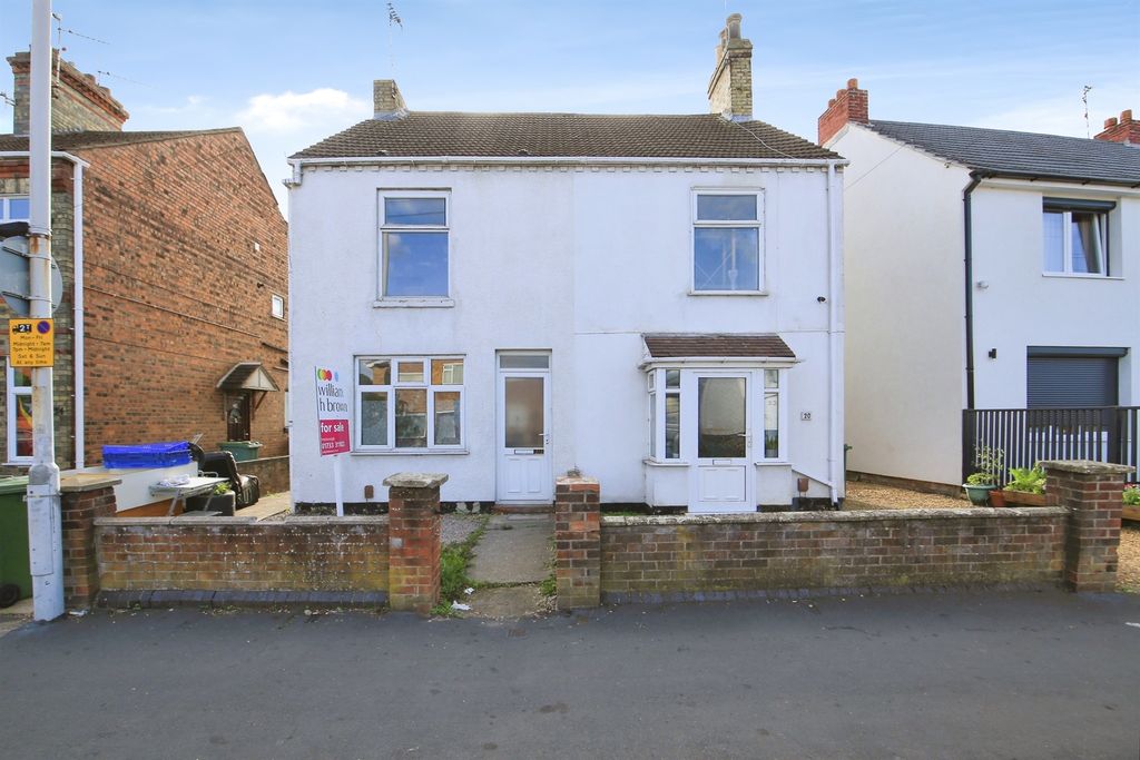 Property photo 1 of 12