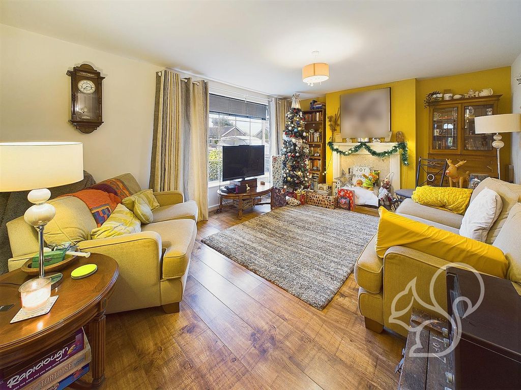 Property photo 2 of 7 Lounge