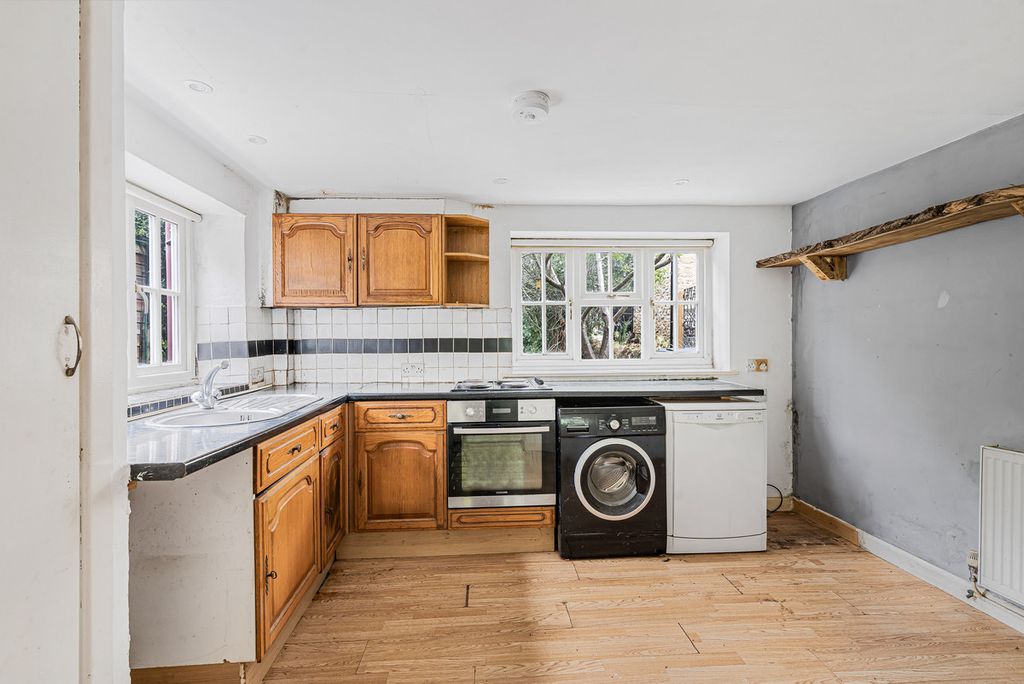 Property photo 2 of 22