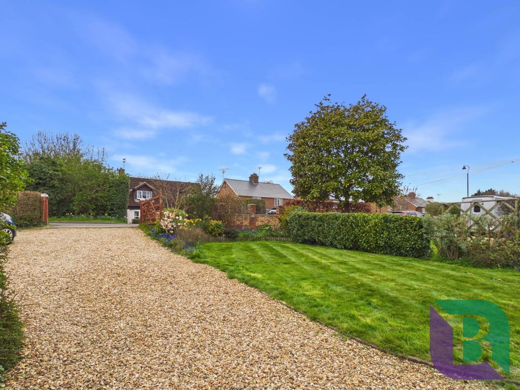 Property photo 2 of 23