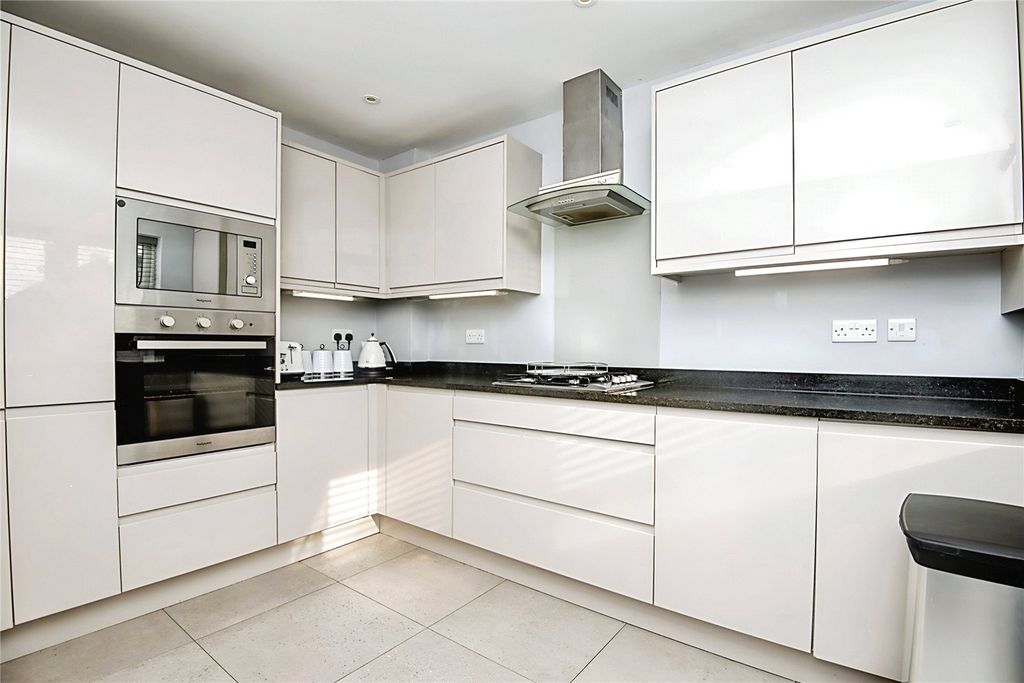 Property photo 2 of 15 Picture No. 33