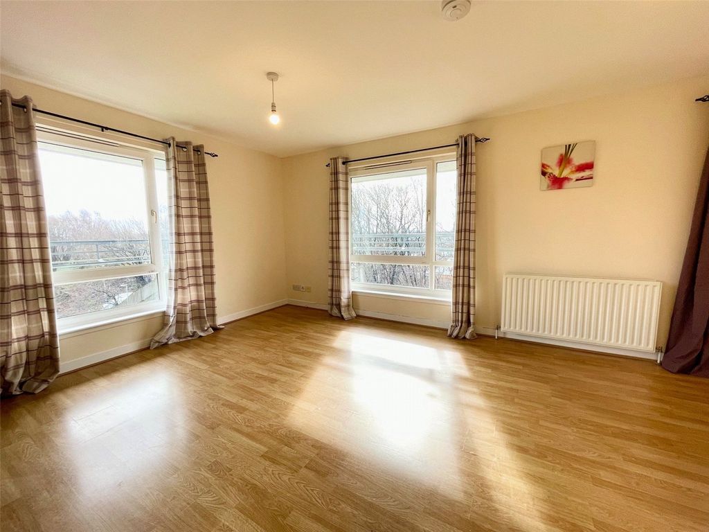 Property photo 3 of 16 Picture No. 11