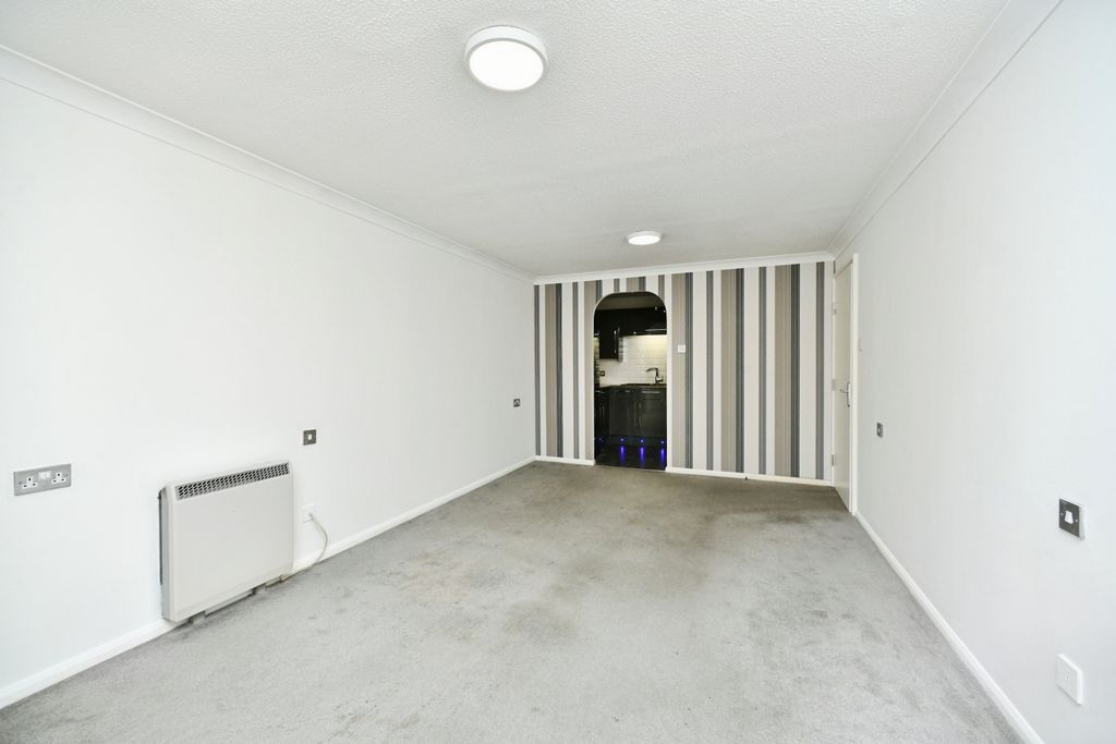 Property photo 2 of 20