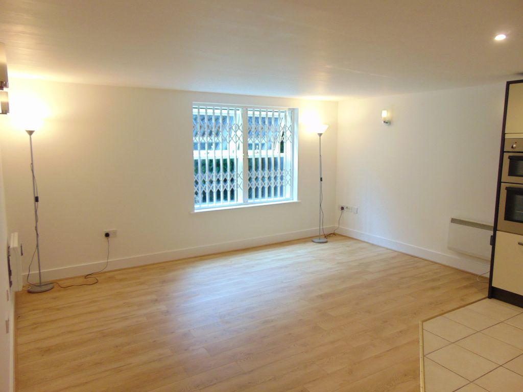Property photo 2 of 6 Picture No. 10