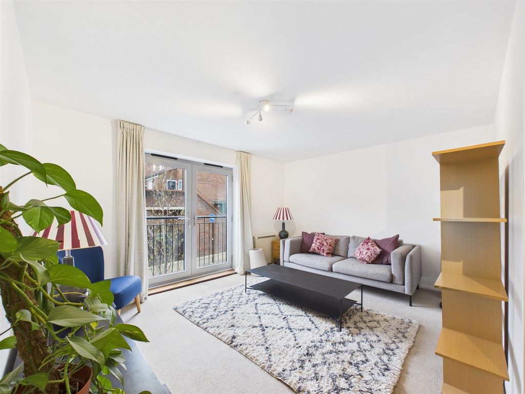 Property photo 1 of 10 Cam04237G0-Pr0280-Still001.Jpg