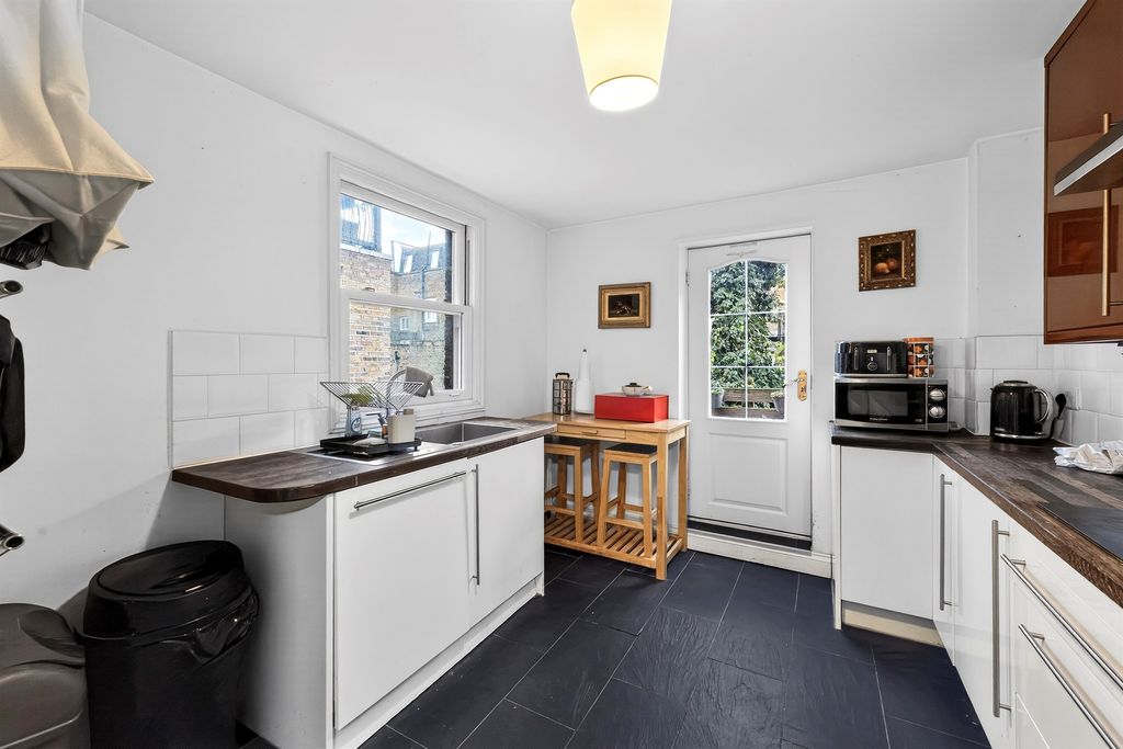 Property photo 3 of 20