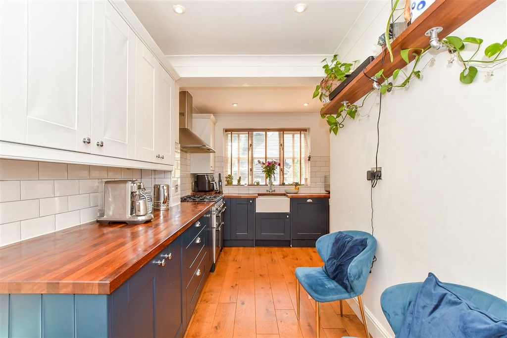 Property photo 3 of 18 Kitchen/Breakfast Room