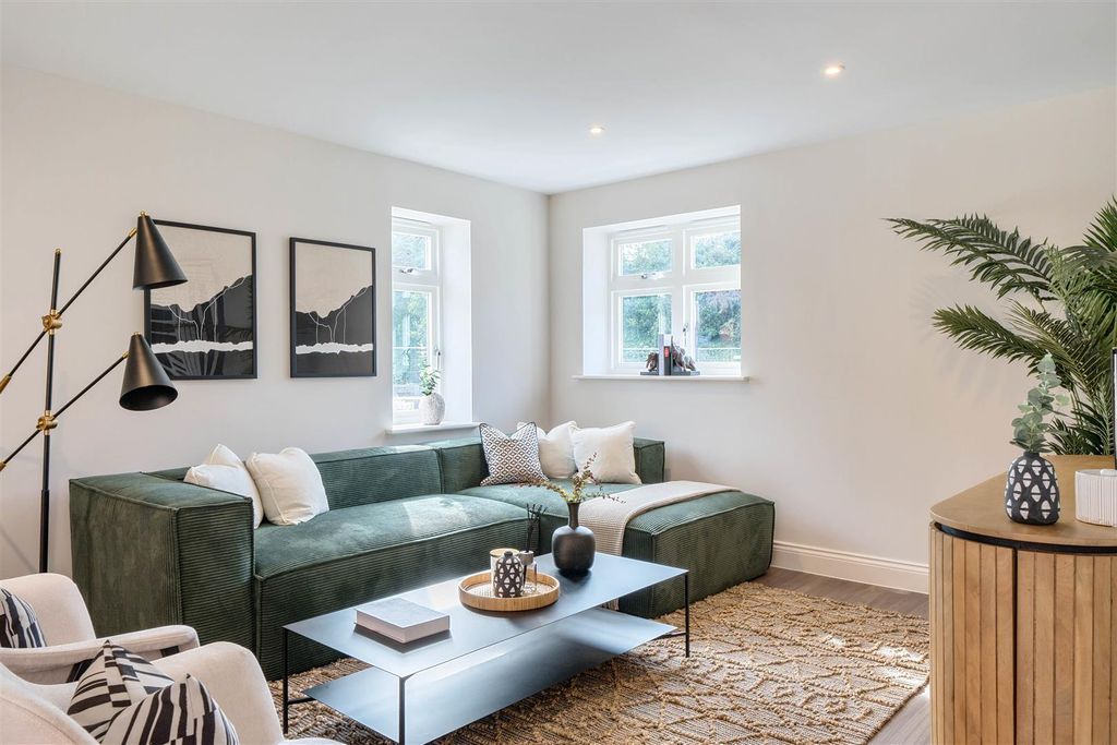 Property photo 2 of 20