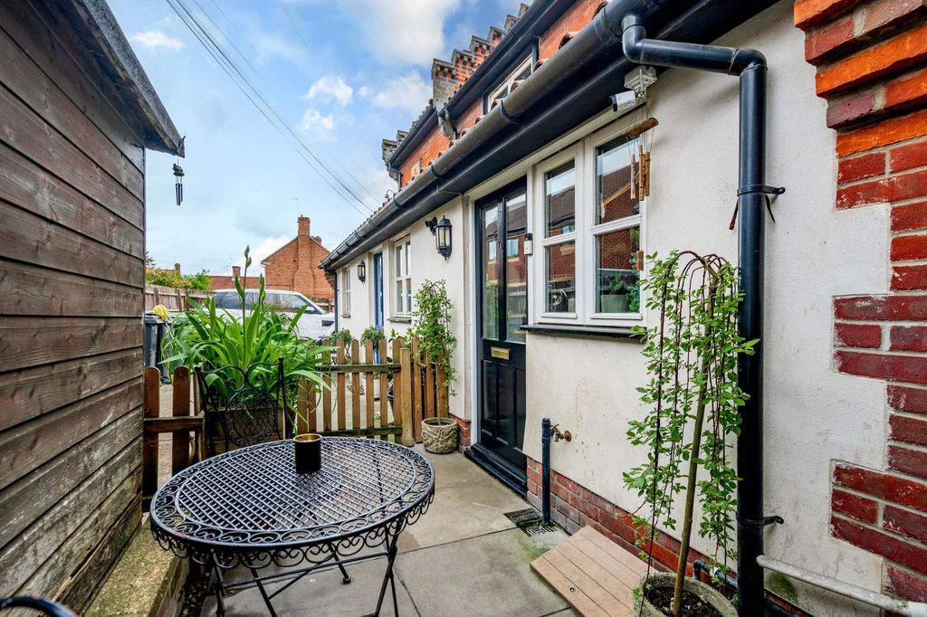 Property photo 1 of 16