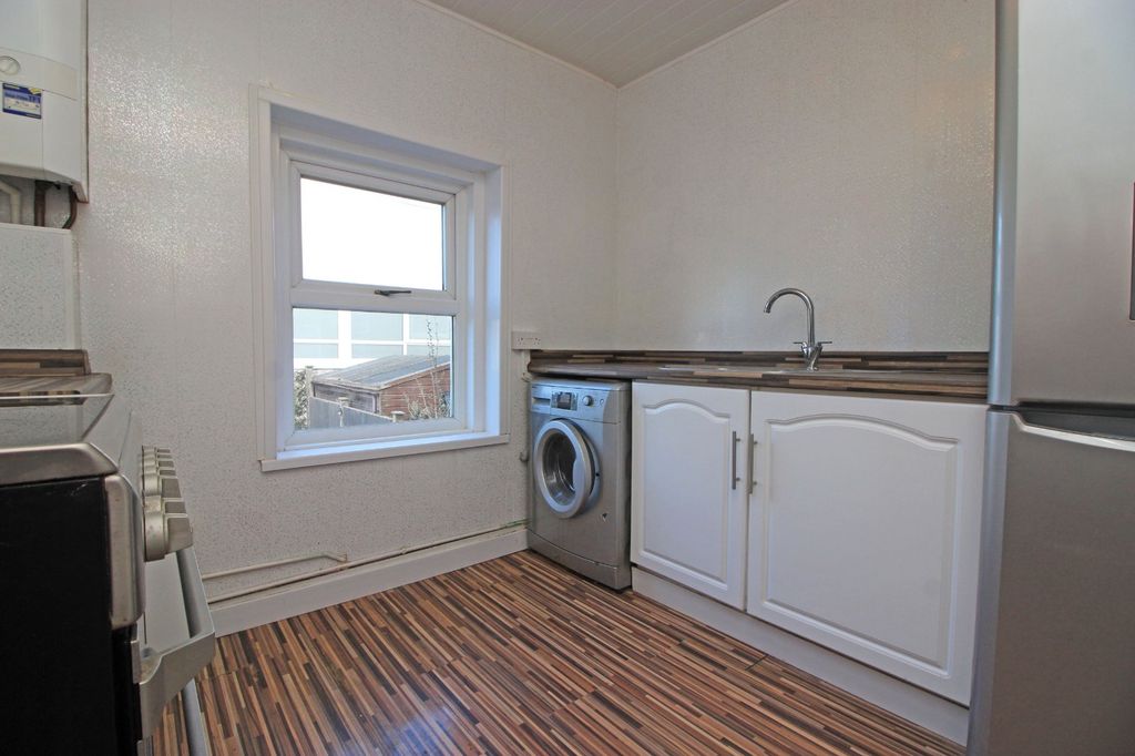 Property photo 3 of 9 Picture 3