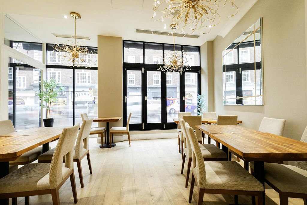 Property photo 1 of 6 38c Kensington Church Street 3.Jpg