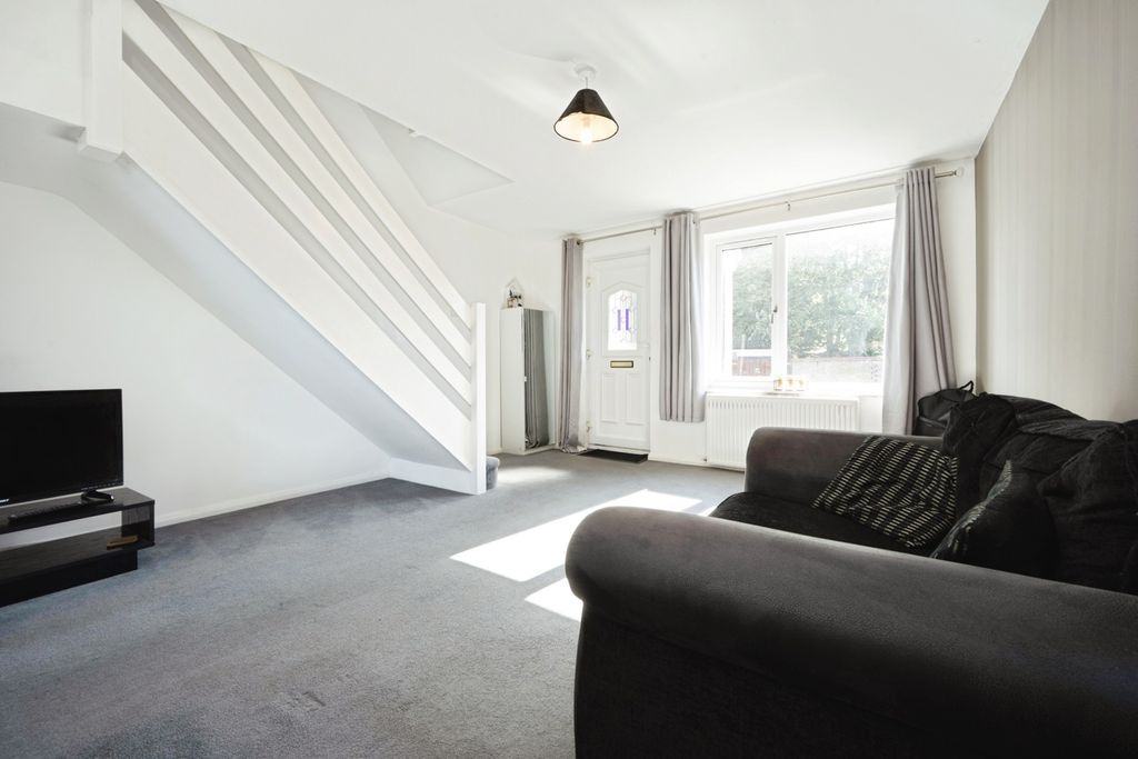 Property photo 2 of 8 Pbox-Img.Jpg