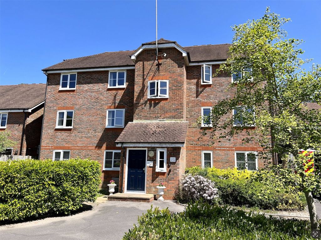 Property photo 1 of 7 Photo 6