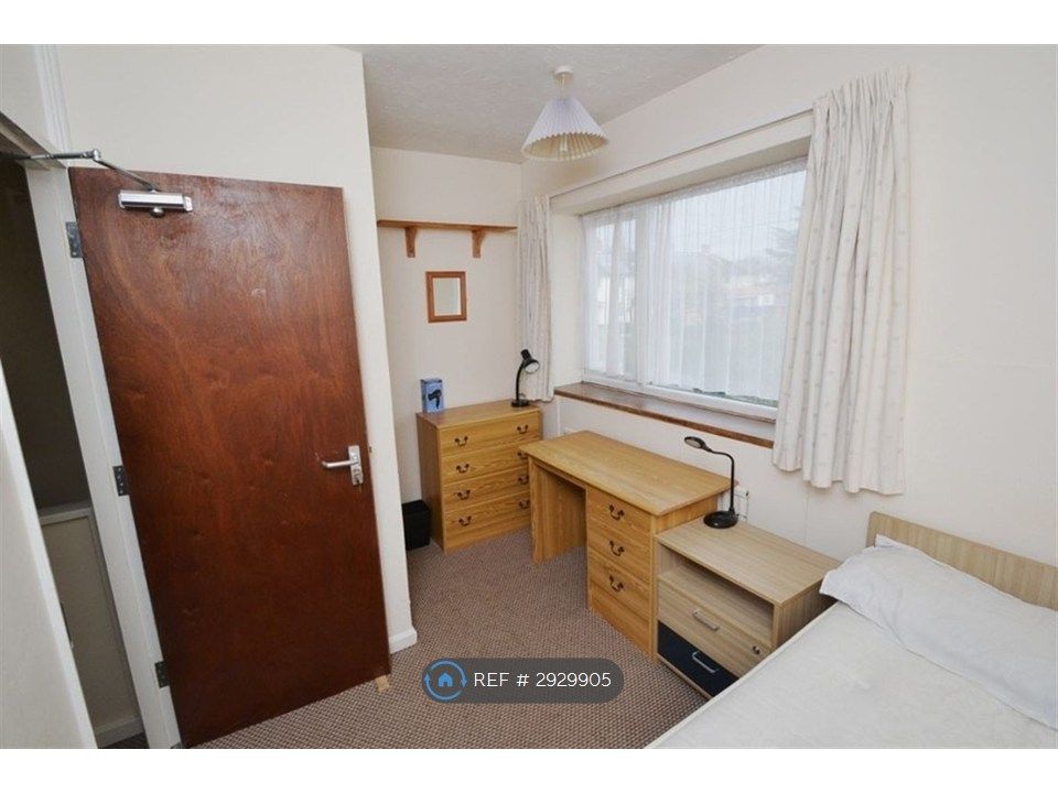 Property photo 3 of 11 Bedroom 3
