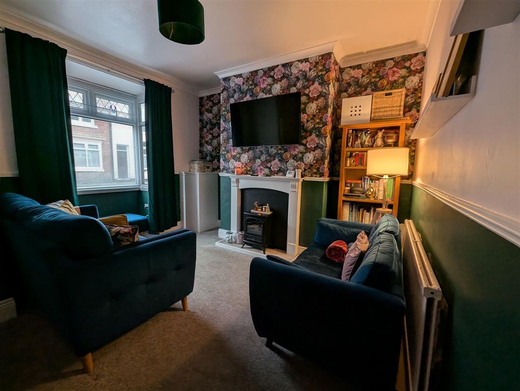 Property photo 2 of 10 Lounge