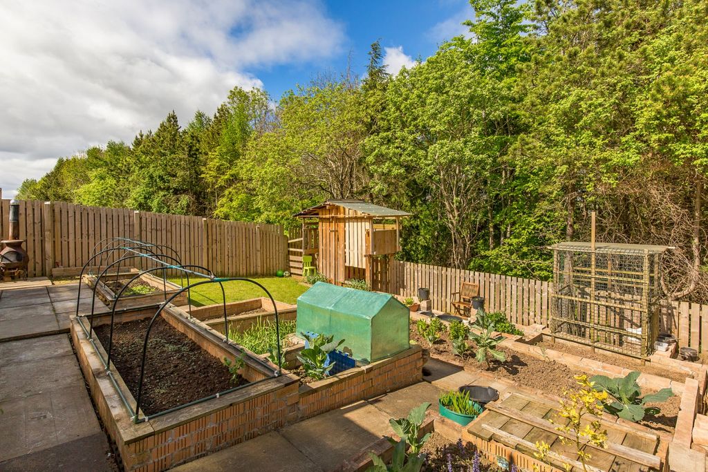 Property photo 2 of 26 4211601