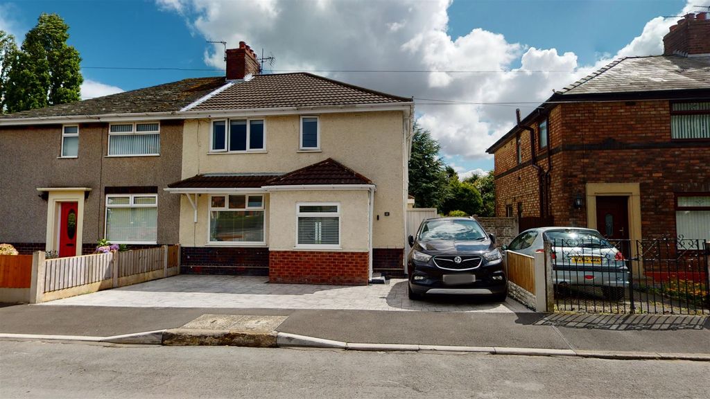 Property photo 1 of 20 Burns Road To Let