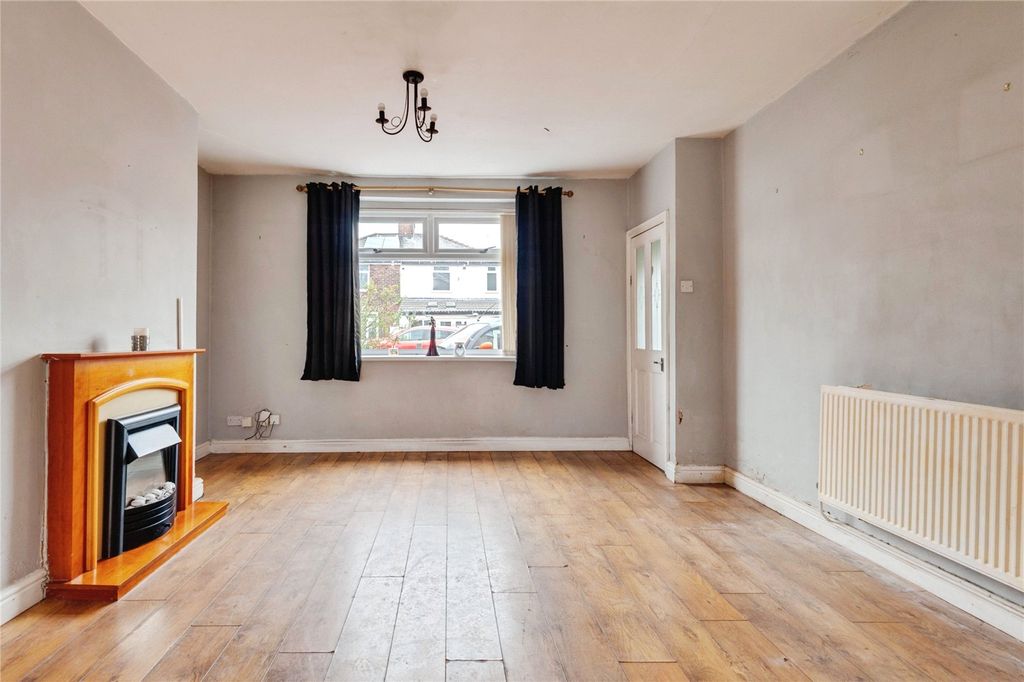 Property photo 2 of 17 Picture No. 05