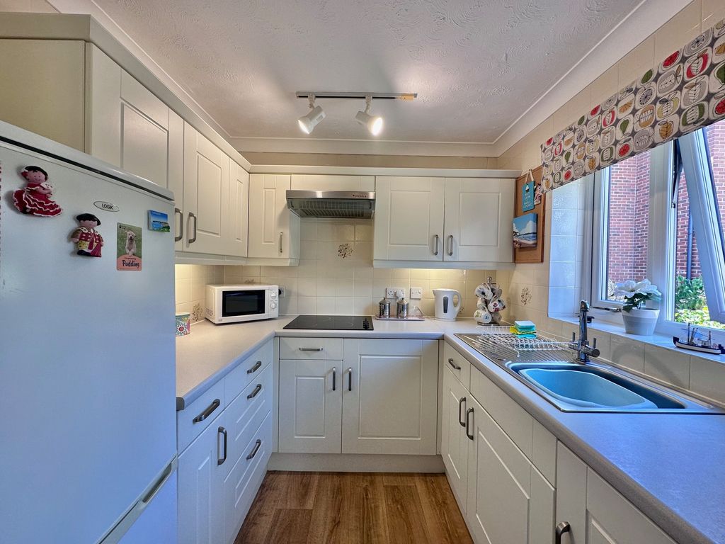 Property photo 2 of 22 Kitchen