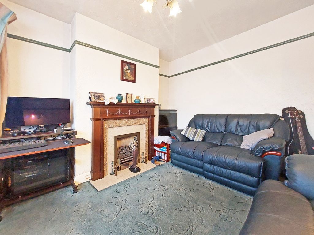 Property photo 2 of 22 5086772