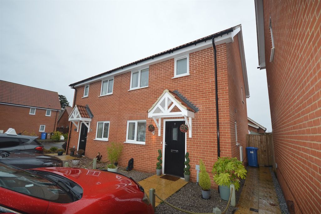 Property photo 1 of 11 (Main)