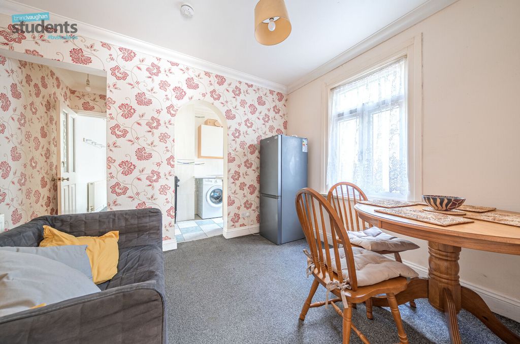 Property photo 3 of 11 09E87196-1c2d-4c2...