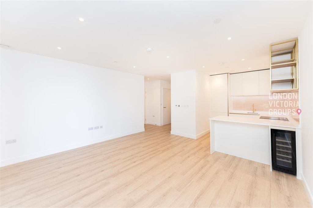 Property photo 3 of 11 1-270.Jpg