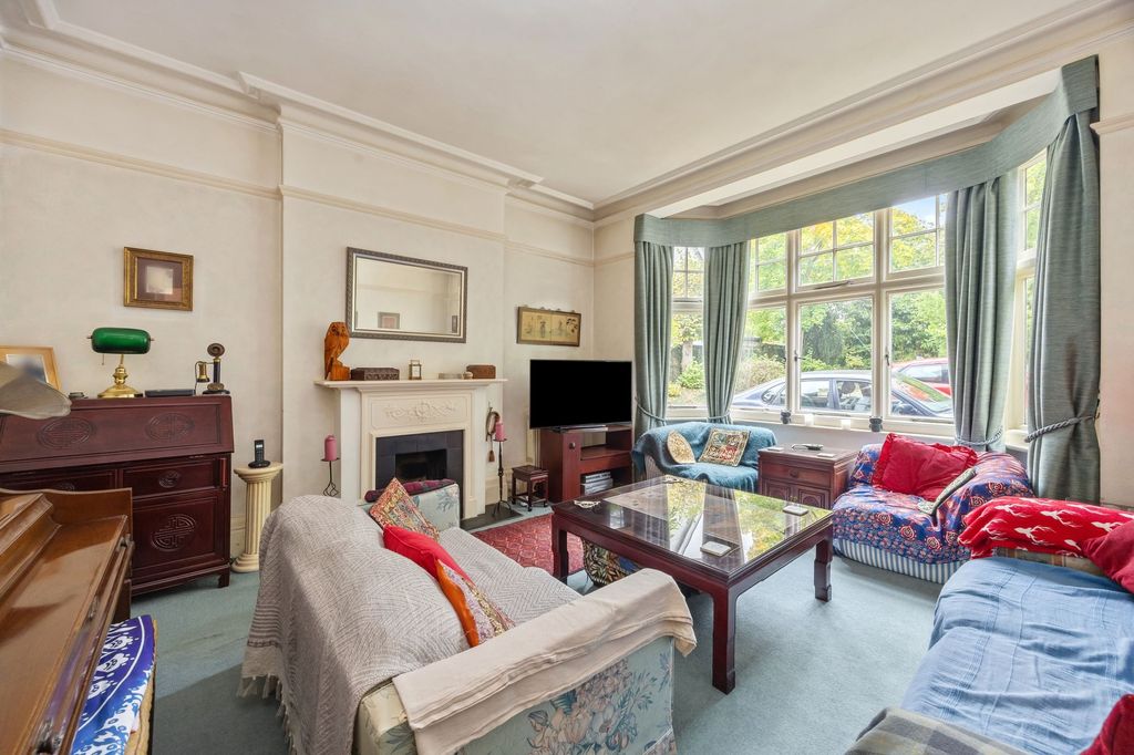 Additional image 8 of 6 bed semi-detached house for salePaddockhall Road, Haywards Heath RH16