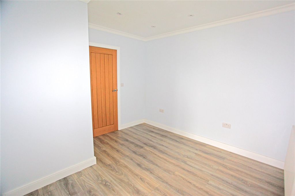 Property photo 3 of 8 Reception