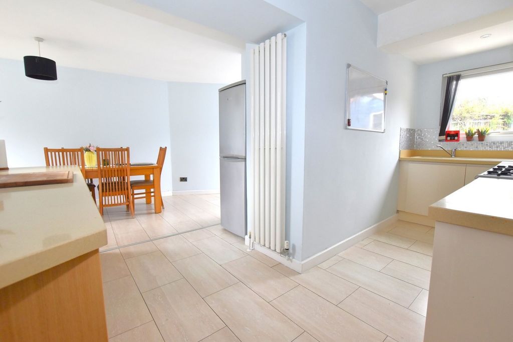 Property photo 3 of 39