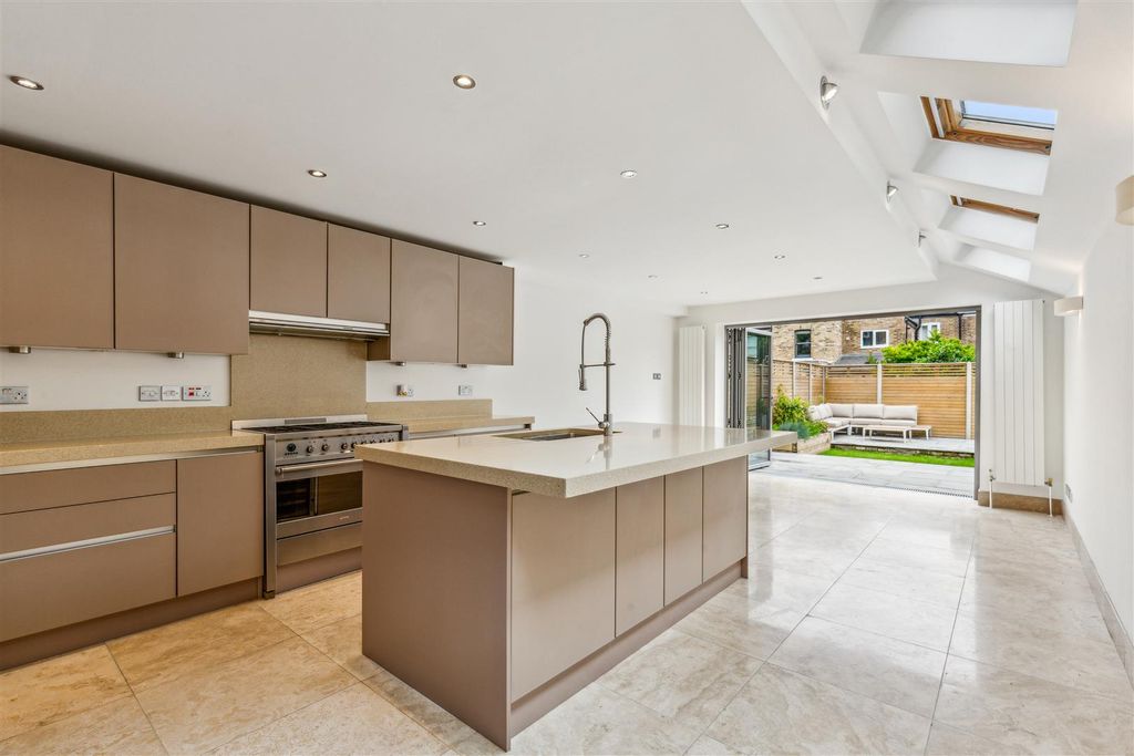 Property photo 1 of 14 Fraser Street, W4 - For Sale