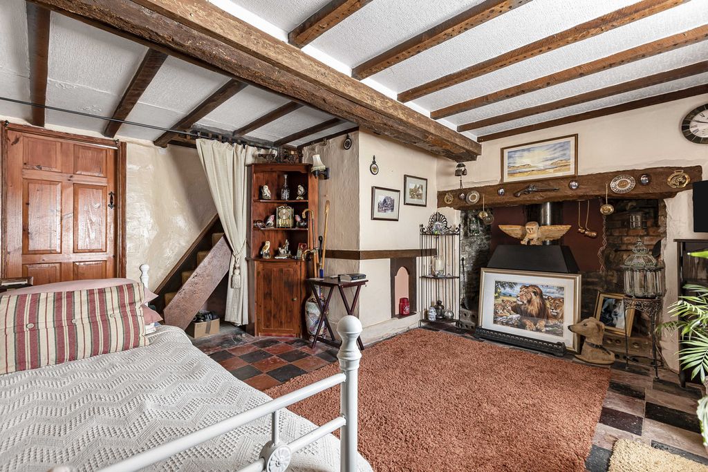 Property photo 3 of 27