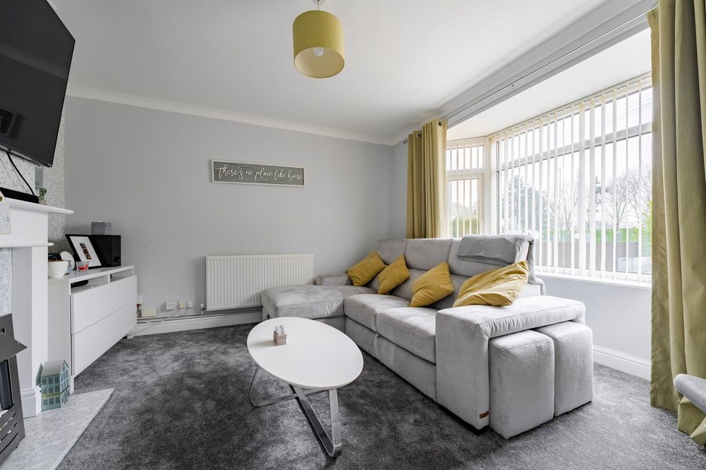 Property photo 2 of 25