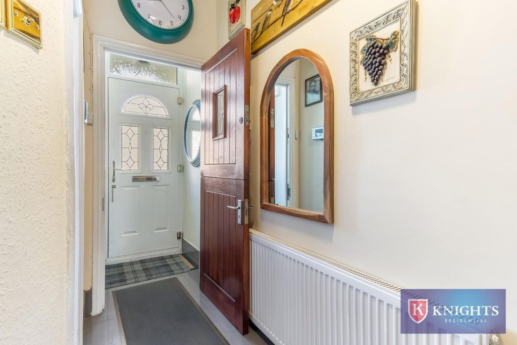 Property photo 2 of 25